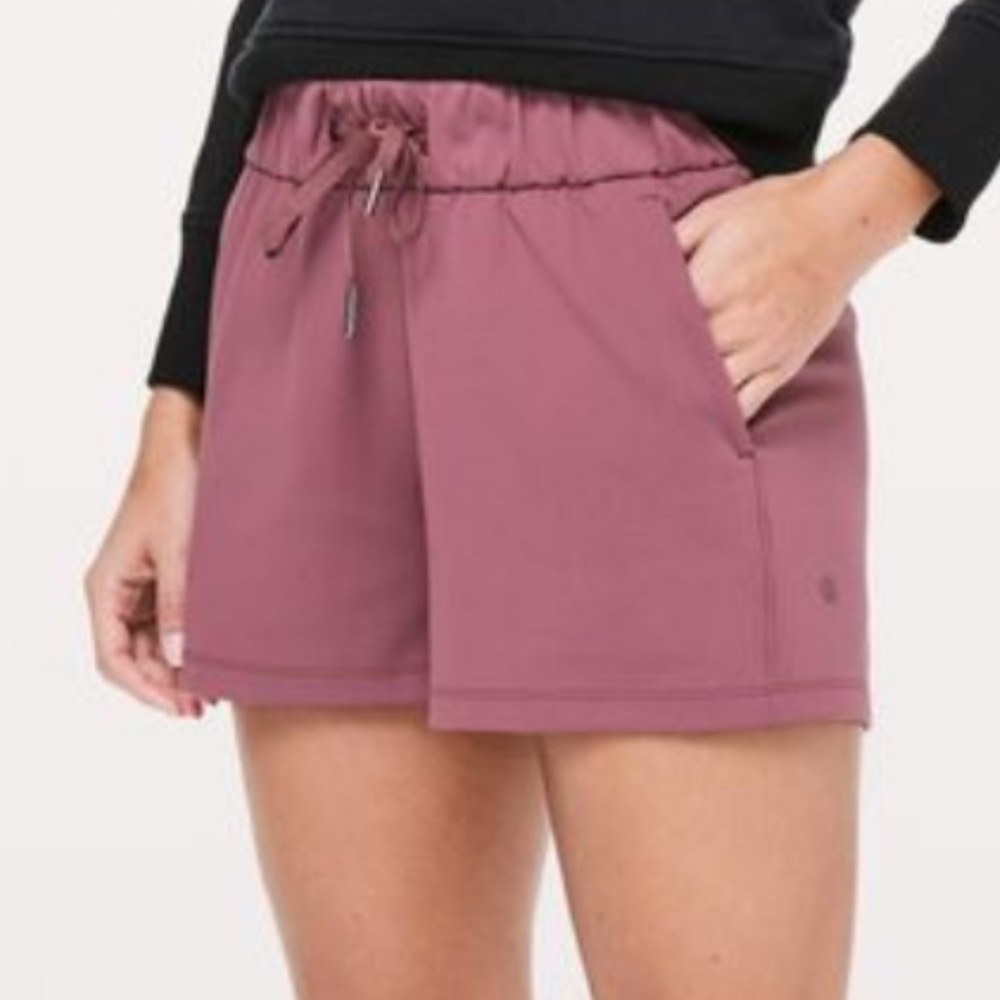 Lululemon Shorts Size 4